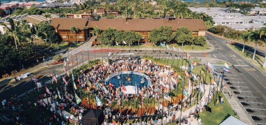 Aerial view of crowd around circular fountain